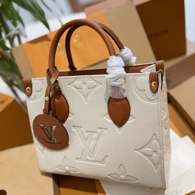 Louis Vuitton Onthego PM Cream Monogram 9.8 Inches