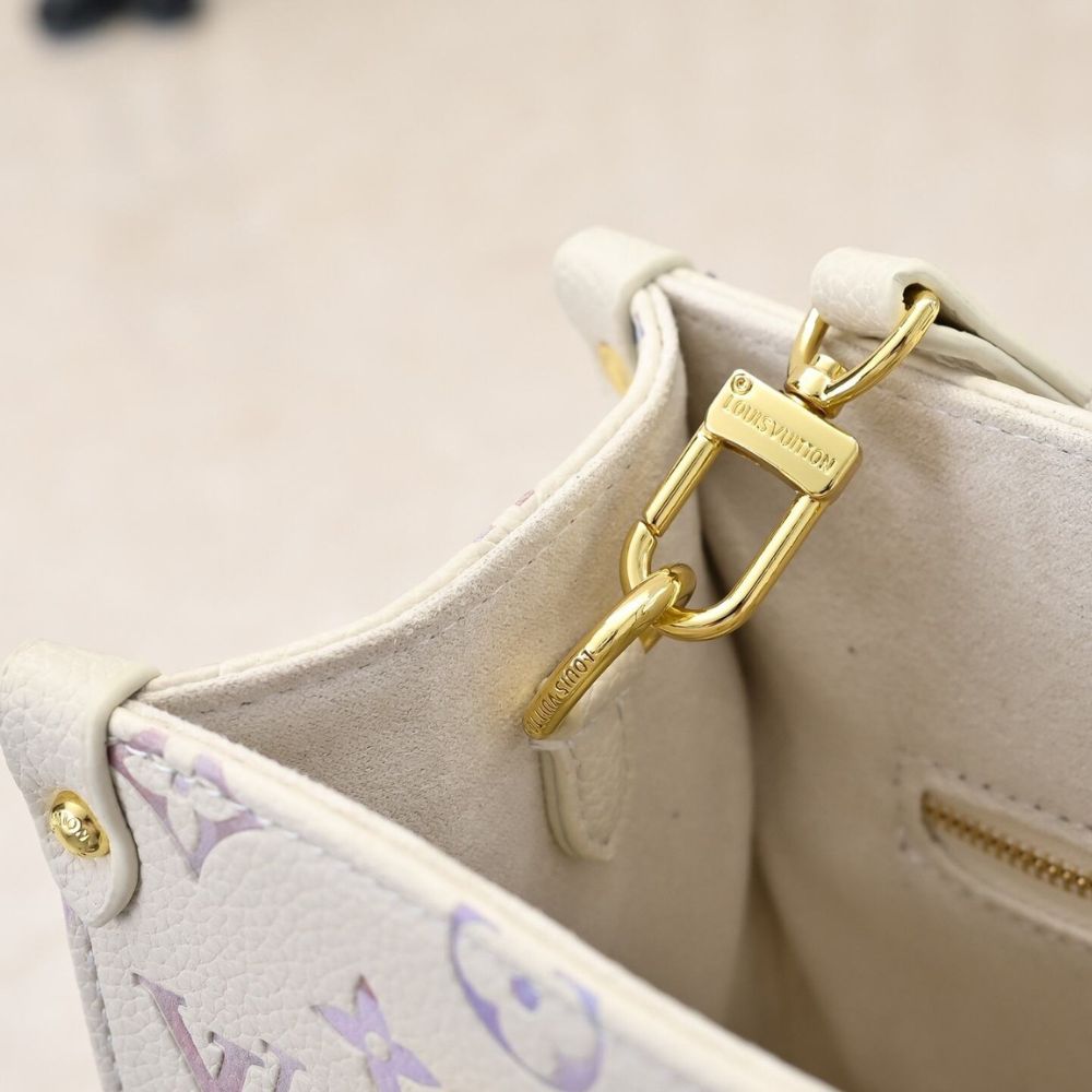 Louis Vuitton Onthego PM Cream 9.8 Inches M25770