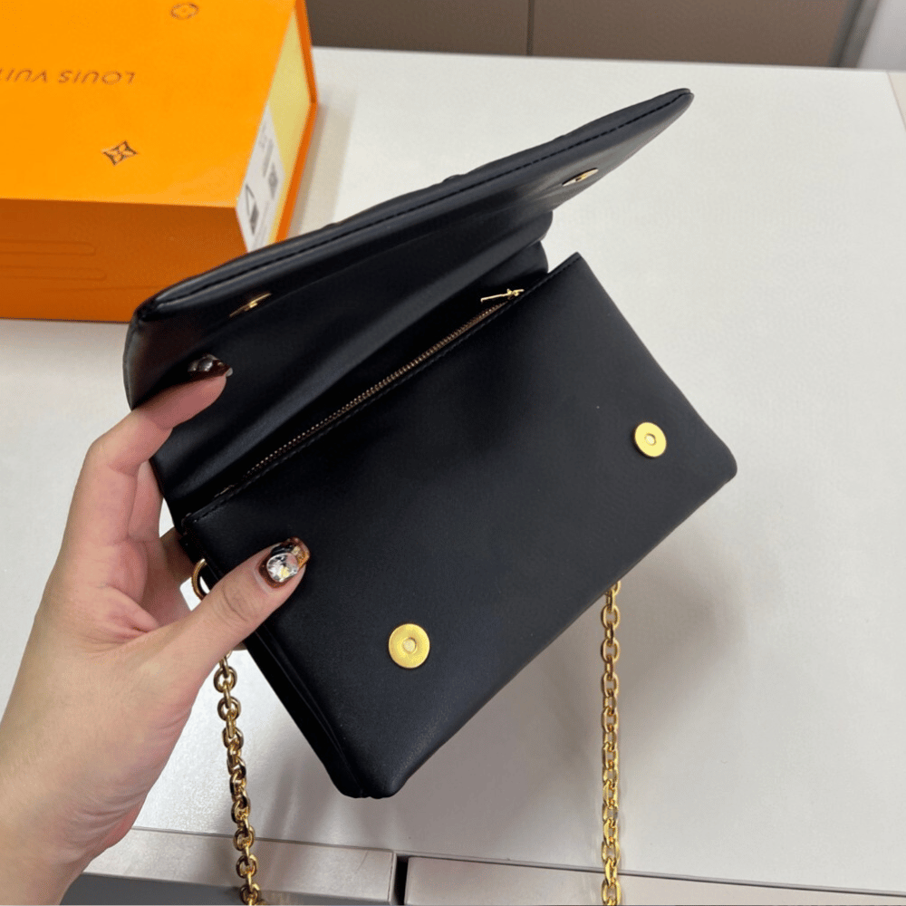 Louis Vuitton Pochette Coussin Black 7.9 Inches M82116