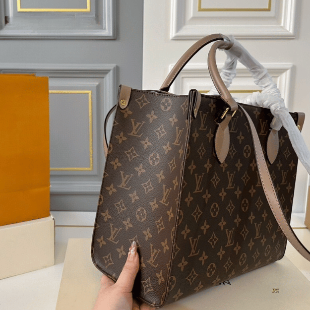 Louis Vuitton Onthego MM Monogram 12.6 Inches