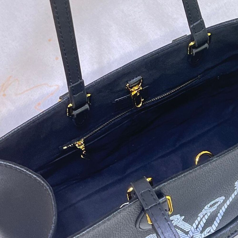 Louis Vuitton Onthego MM Black 13.8 Inches M24834