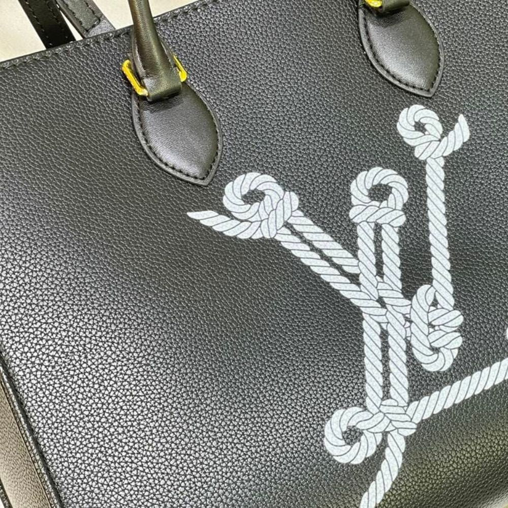 Louis Vuitton Onthego MM Black 13.8 Inches M24834