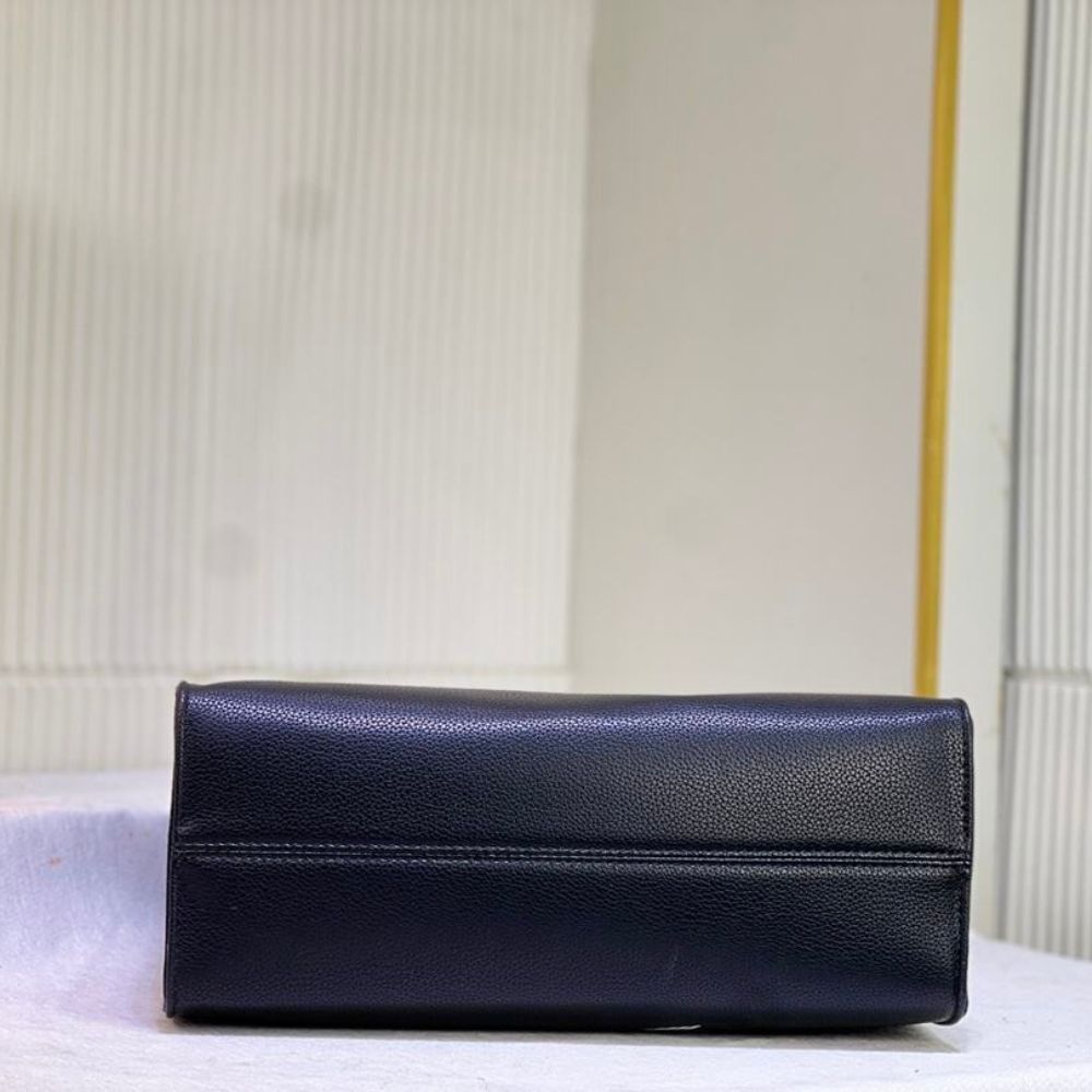 Louis Vuitton Onthego MM Black 13.8 Inches M24834