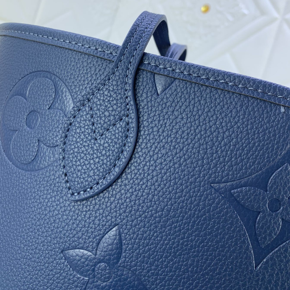 Louis Vuitton Neverfull MM Blue 12.2 Inches M47143