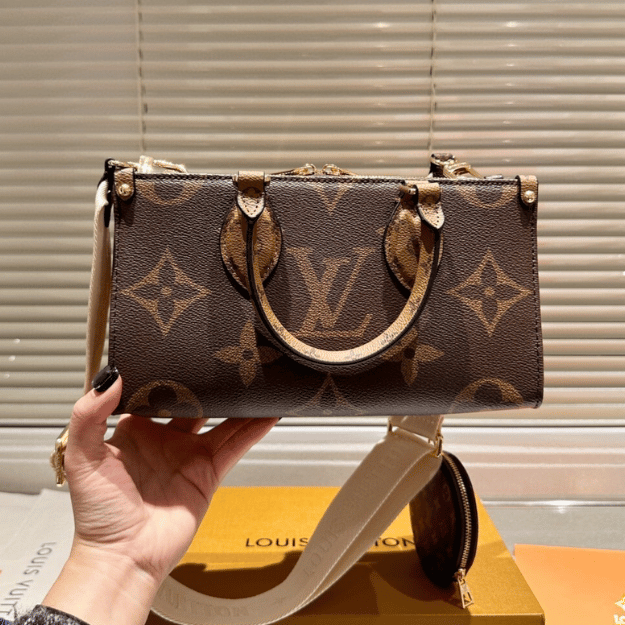 Louis Vuitton Onthego MM Monogram Tote 9.8 Inches