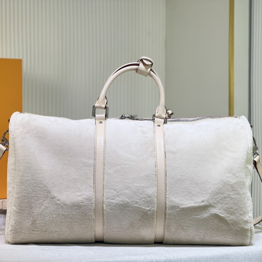 Louis Vuitton Puffy Shearling Keepall Bandoulière 50 Beige 19.7 Inches M23108
