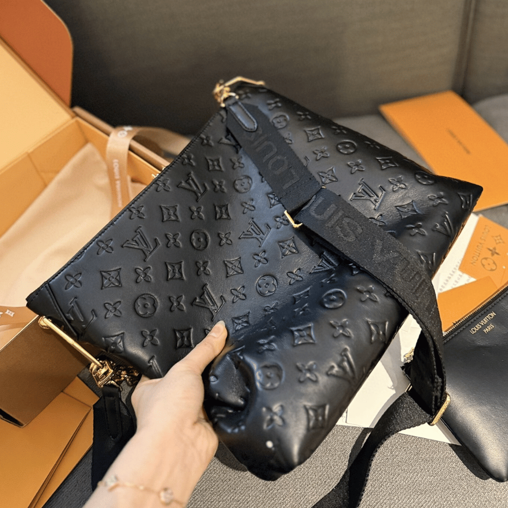 Louis Vuitton Coussin Hobo MM Black 15 Inches M12068