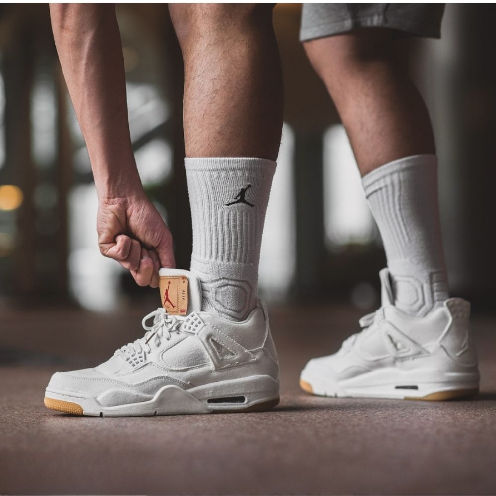 Air Jordan 4 Retro x Levis White Denim