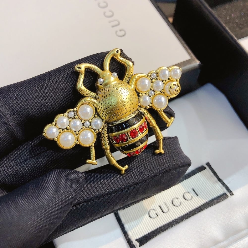 Gucci Gg Black And Red Bee Brooch Gold With Pearl