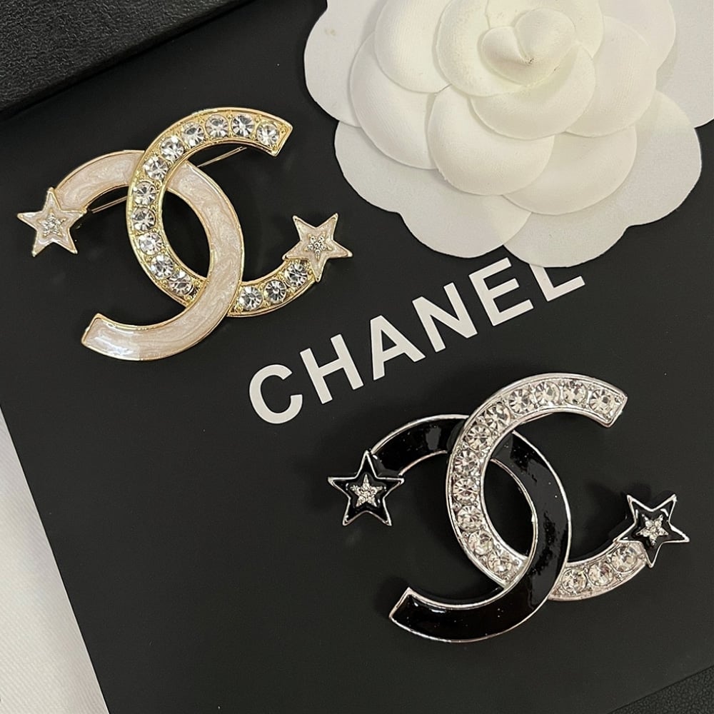 Chanel Cc Brooch Gold With Two Small Stars