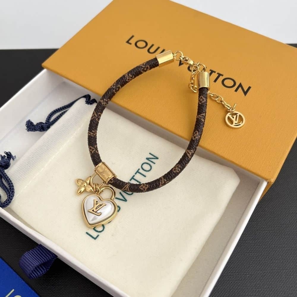 Louis Vuitton Heart Padlock Bracelet M8413Z