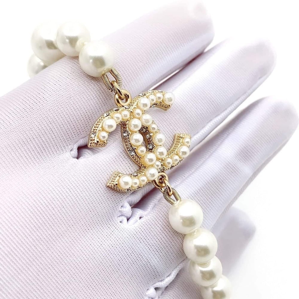 Chanel Metallic Silver Tone Coco Faux Pearl Cc Necklace