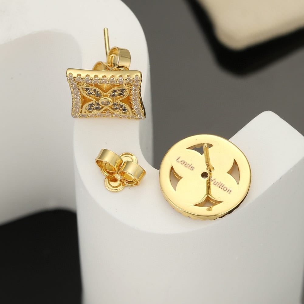 Louis Vuitton Idylle Blossom Stud Earrings Gold And Diamonds