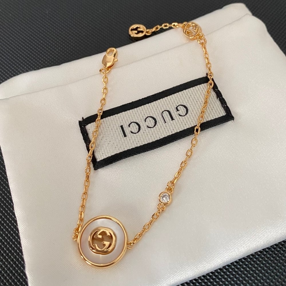 Gucci Interlocking Gg Bracelet Gold Tone 786749 J85I0 8070