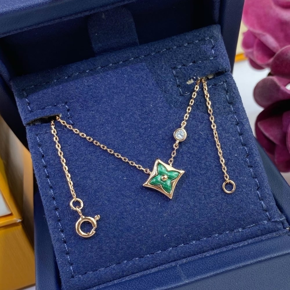 Louis Vuitton Color Blossom Bb Star Necklace Green Q93894