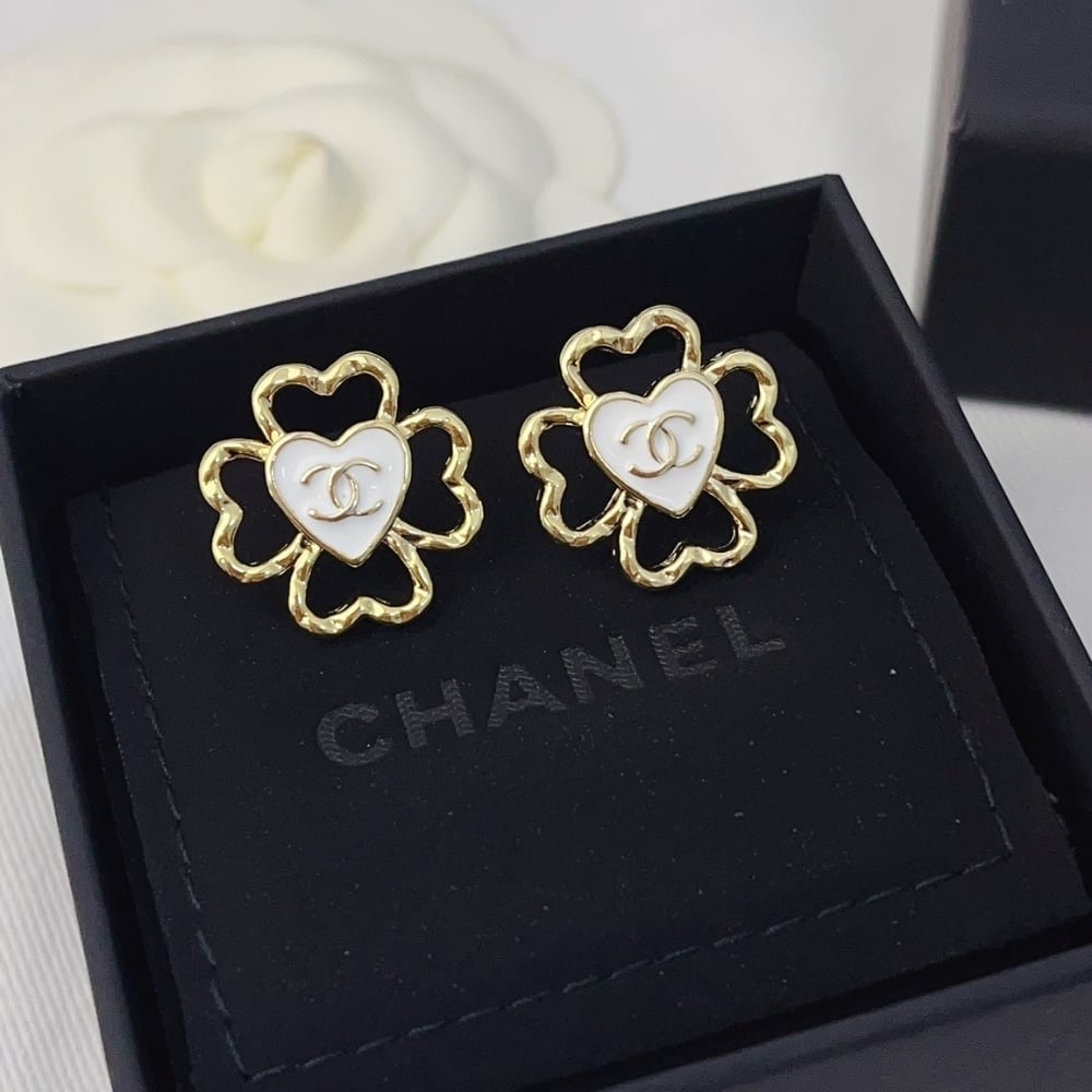 Chanel Four Leaf Clover Heart Earrings Abf311 B19851 Nafgv