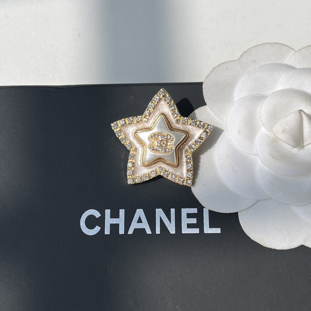 Chanel Cc Star Brooch Gold