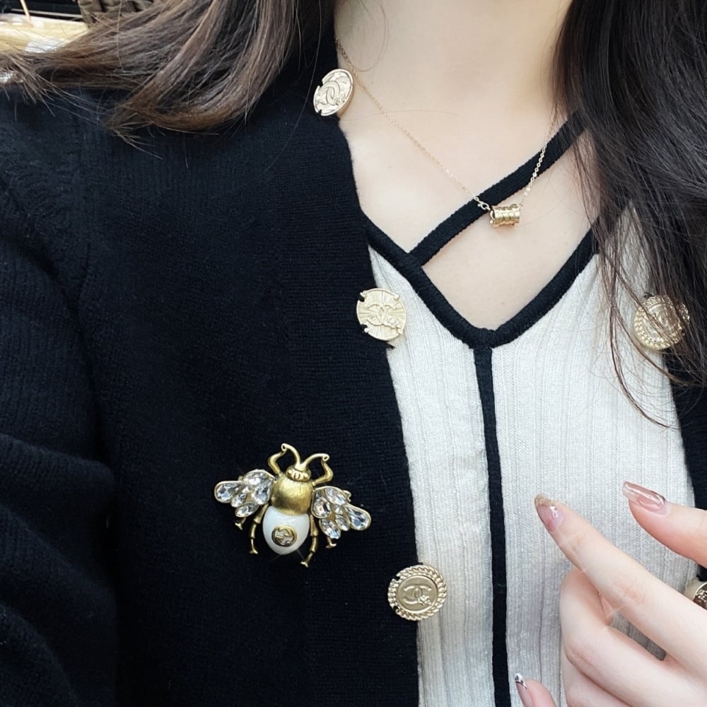 Gucci Gg Bee Brooch Gold With Stone