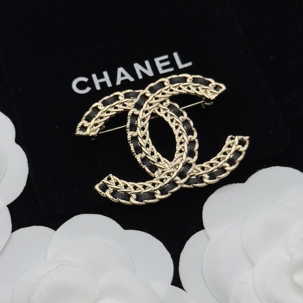 Chanel Metal And Chain Double C Brooch