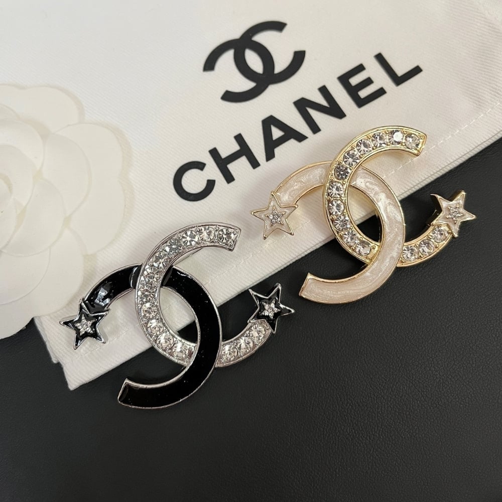 Chanel Cc Brooch Gold With Two Small Stars