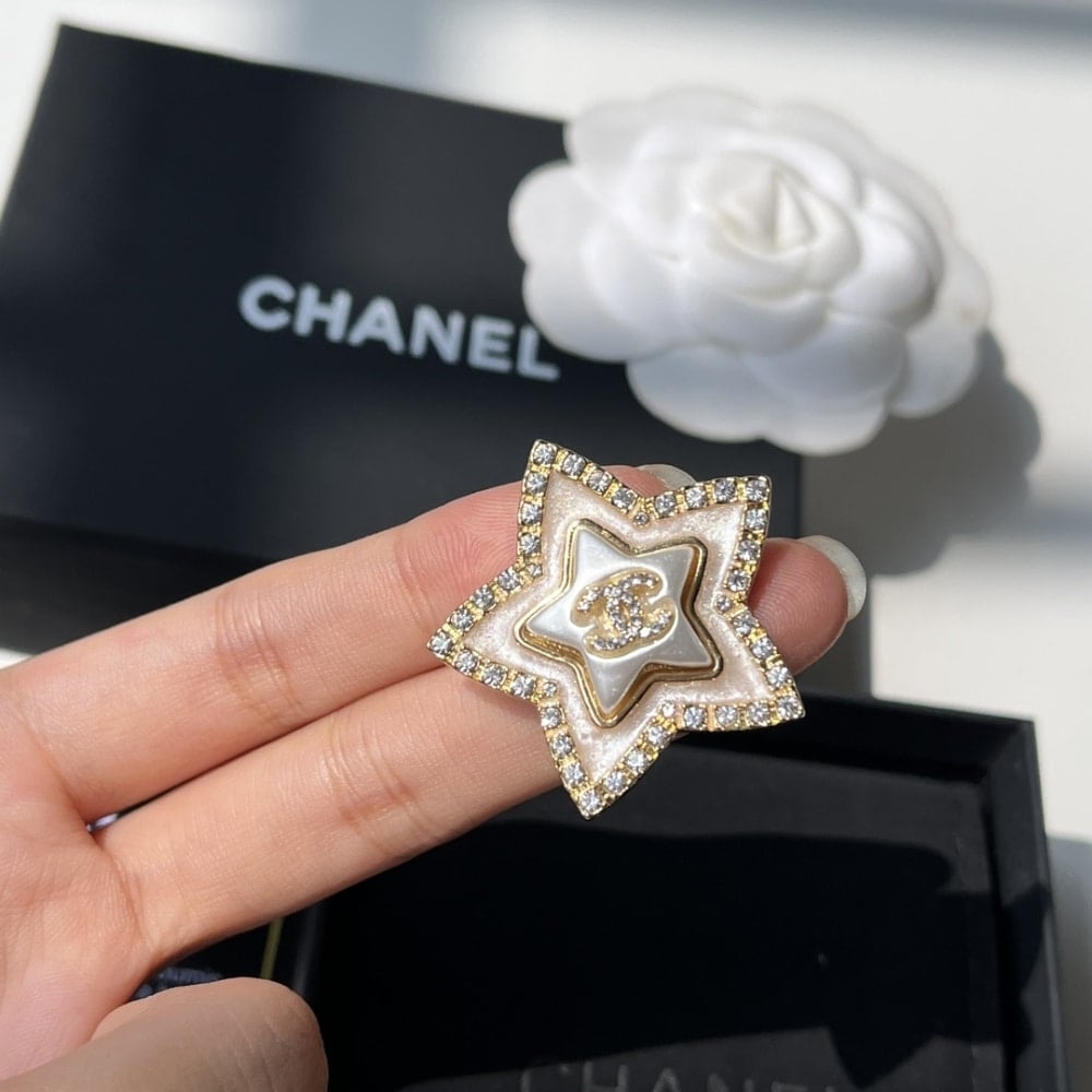 Chanel Cc Star Brooch Gold