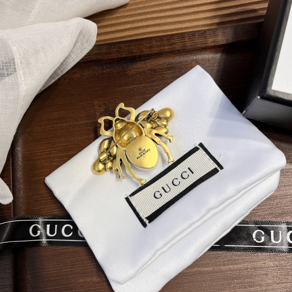 Gucci Gg Bee Brooch Gold With Stone