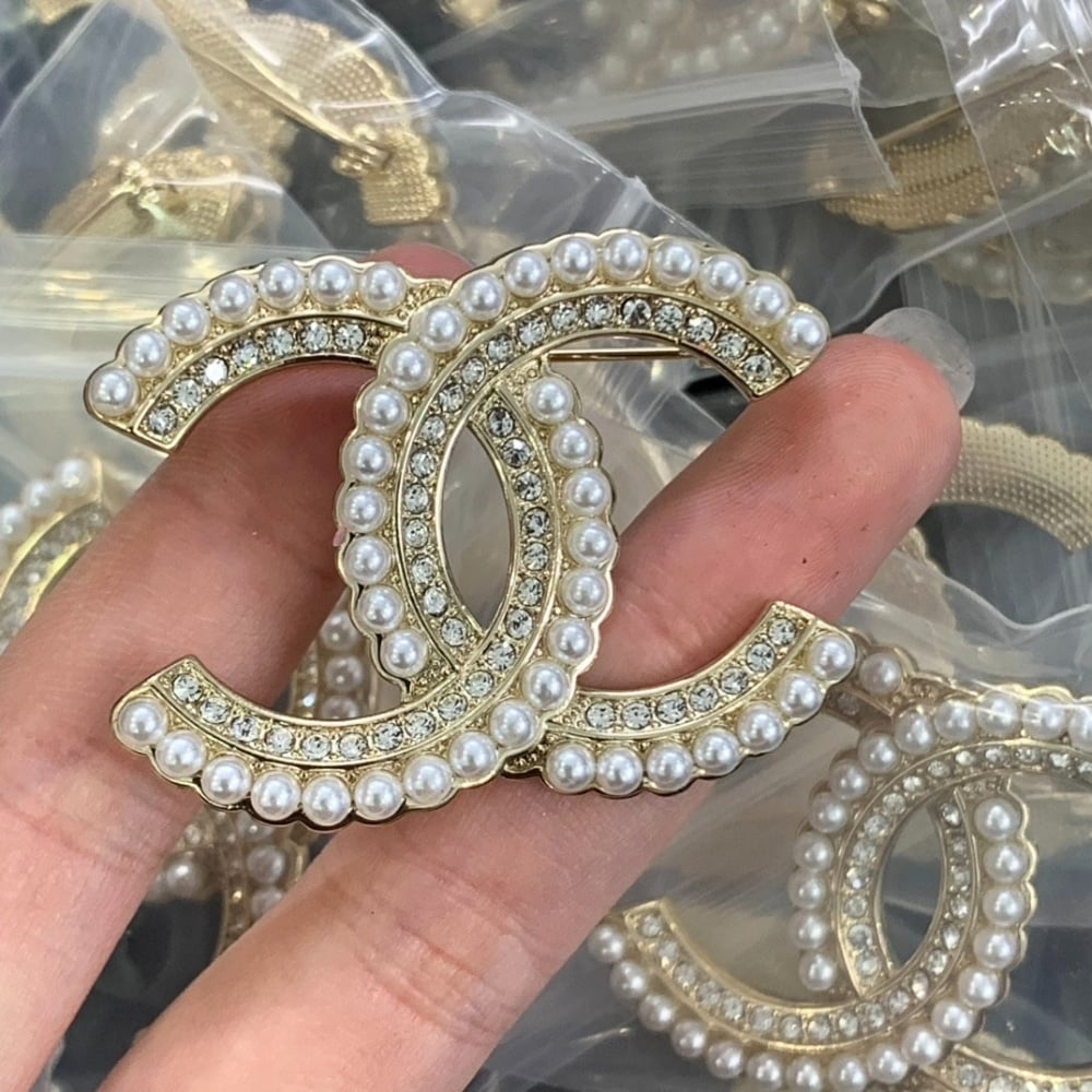 Chanel Crystal Cc Brooch Gold With Pearl