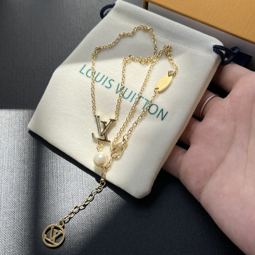 Louis Vuitton Lv Iconic Louisa Necklace M01623