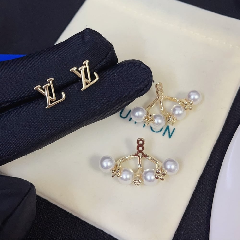 Louis Vuitton Lv Minigram Pearls Earrings