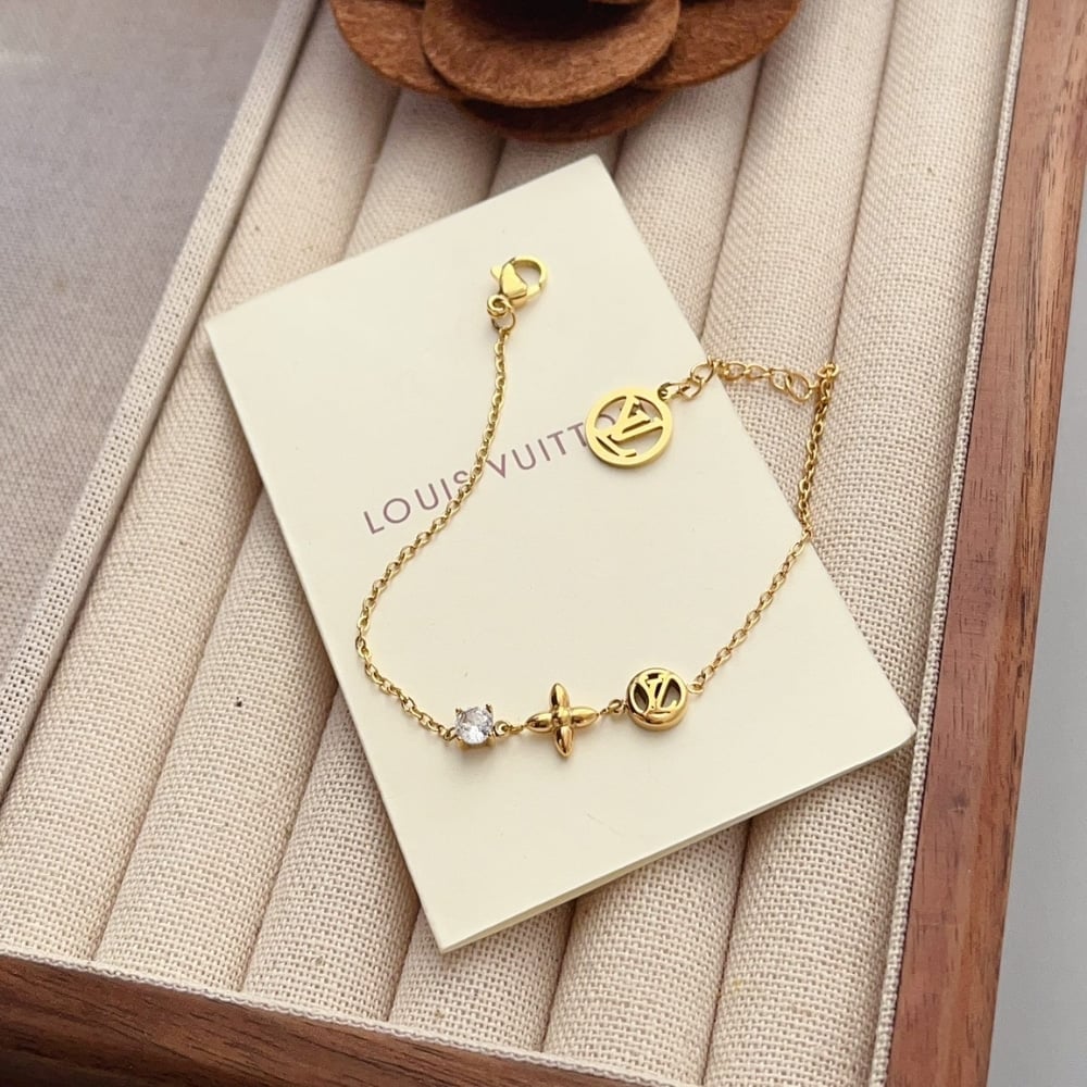 Louis Vuitton Petit Louis Bracelet M00374