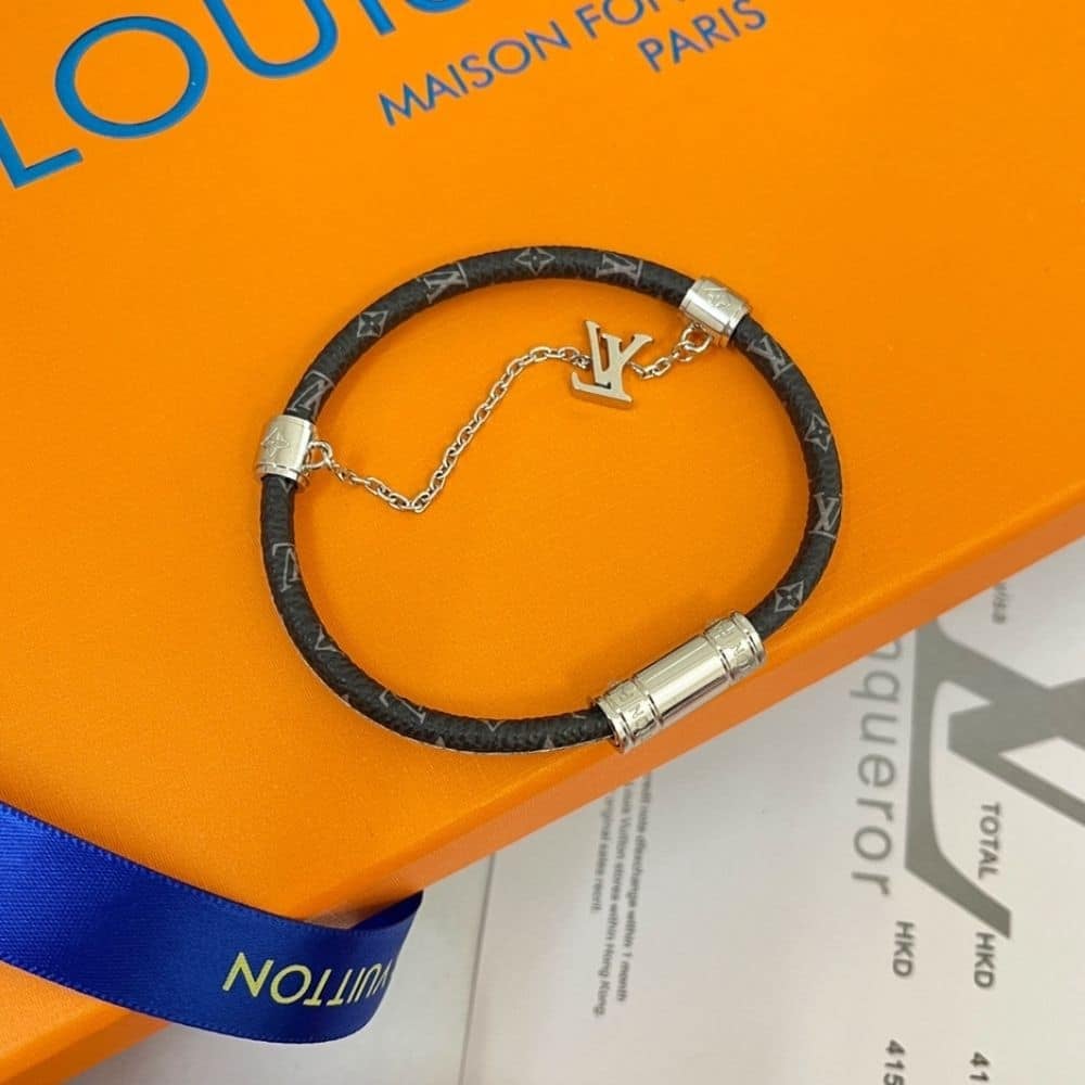 Louis Vuitton Chain It Bracelet Silver M8573E
