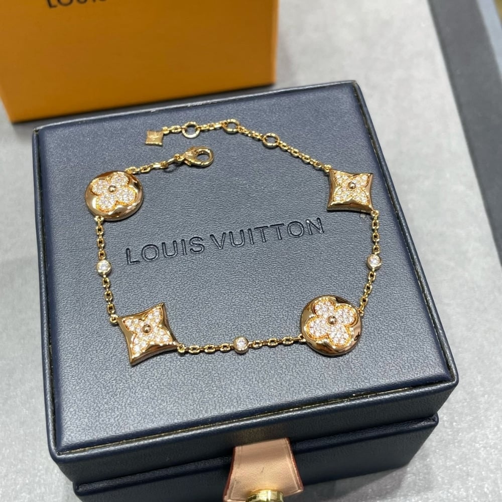 Louis Vuitton Color Blossom Bb Bracelet Gold With Crystals Q95650