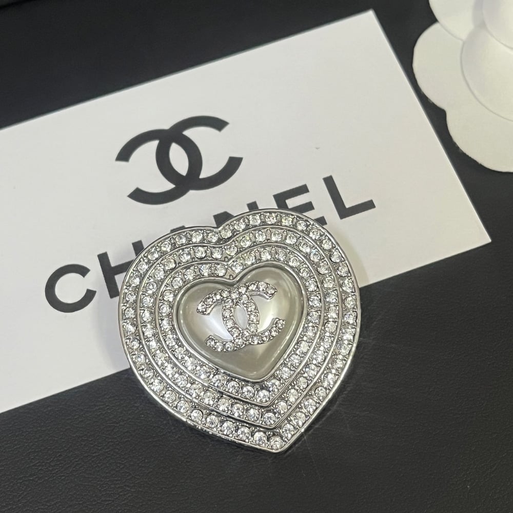 Chanel Cc Heart Brooch Silver With Pearl Heart