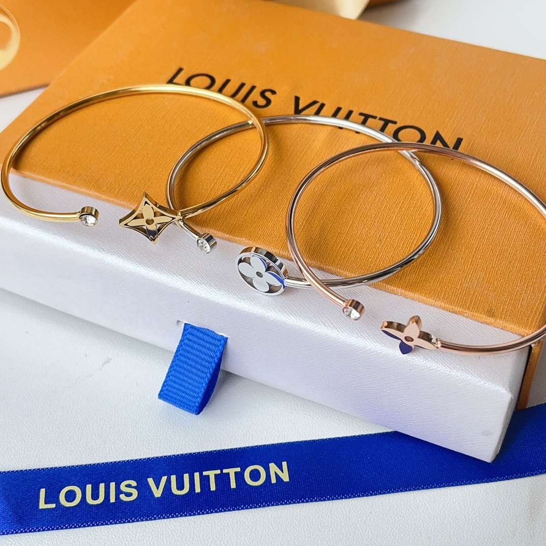 Louis Vuitton Idylle Blossom Twist Bracelet White Gold Tone Q95537