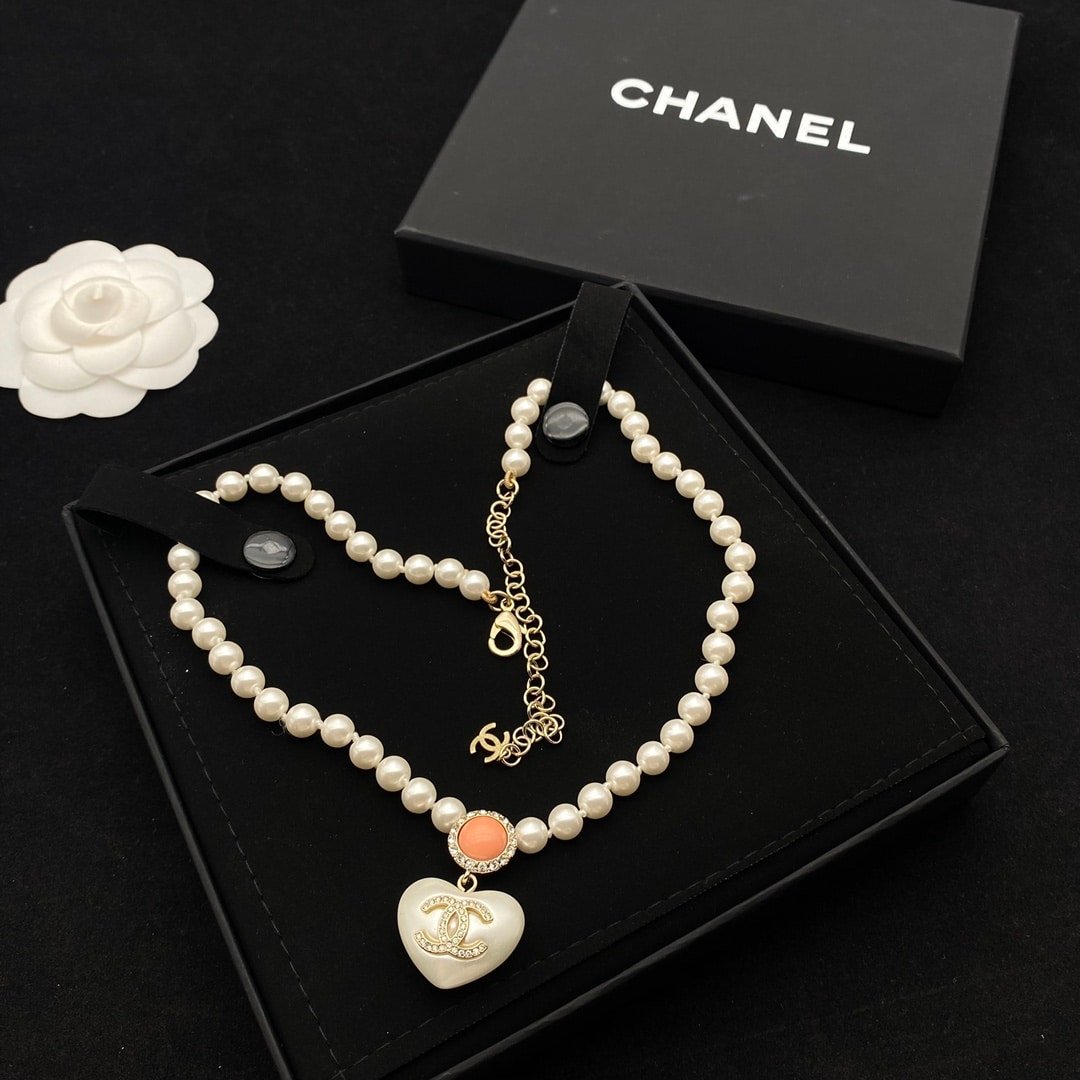 Chanel Cc Heart Pearl Necklace