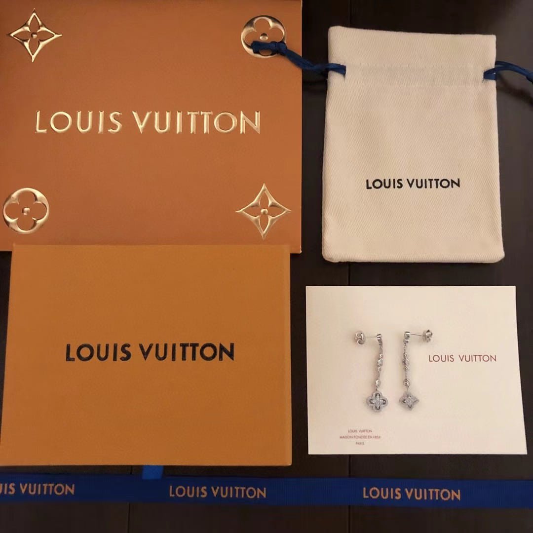 Louis Vuitton Blossom Stud Earrings White Gold And Diamonds