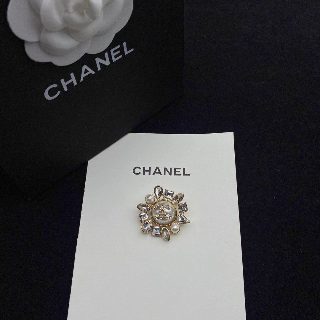 Chanel Cc Crystal Pearl Brooch
