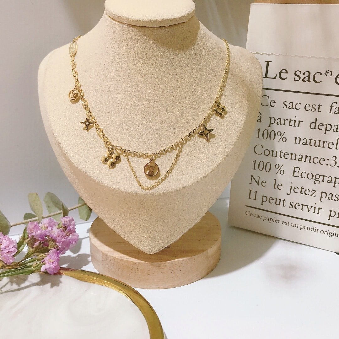 Louis Vuitton Blooming Supple Necklace Gold M90736