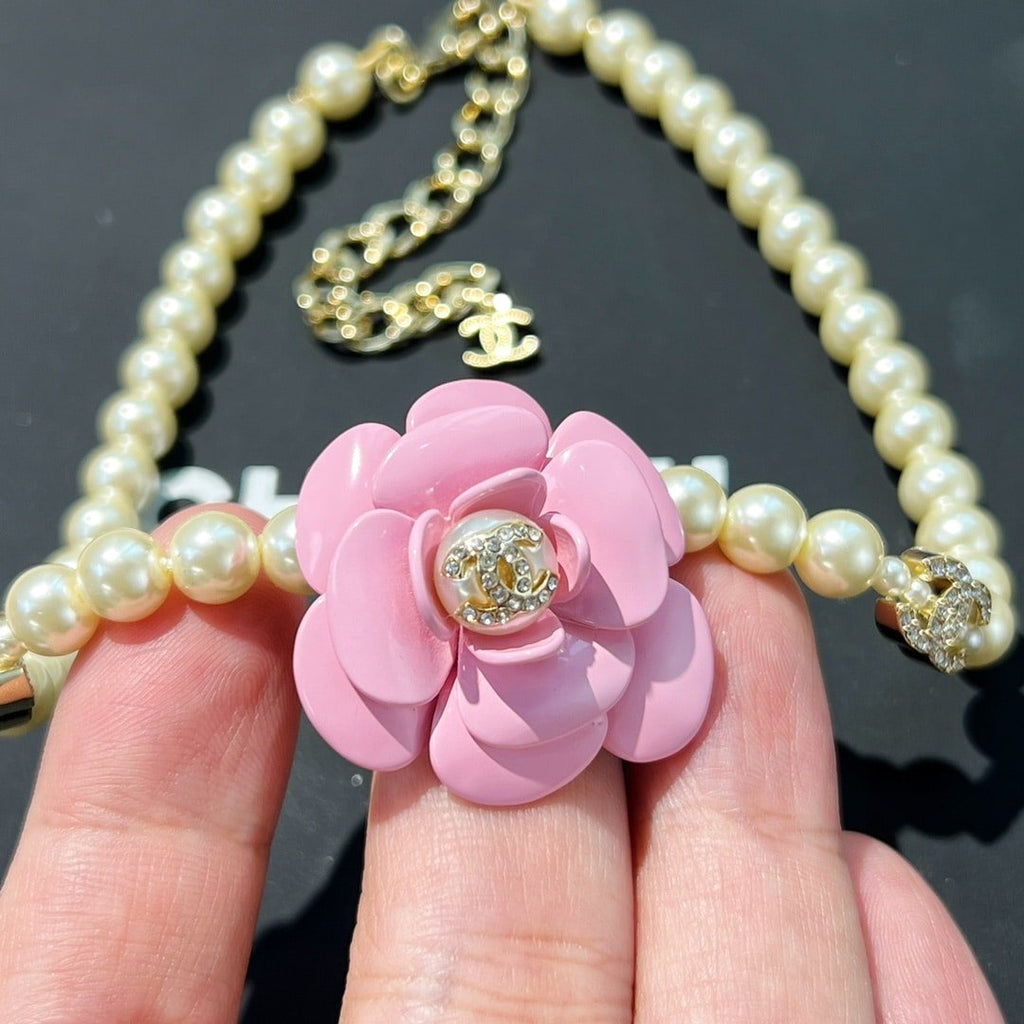 Chanel Pearl And Camélia Necklace