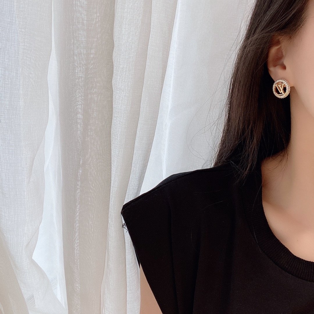Louis Vuitton Louise By Night Earrings Gold M00757