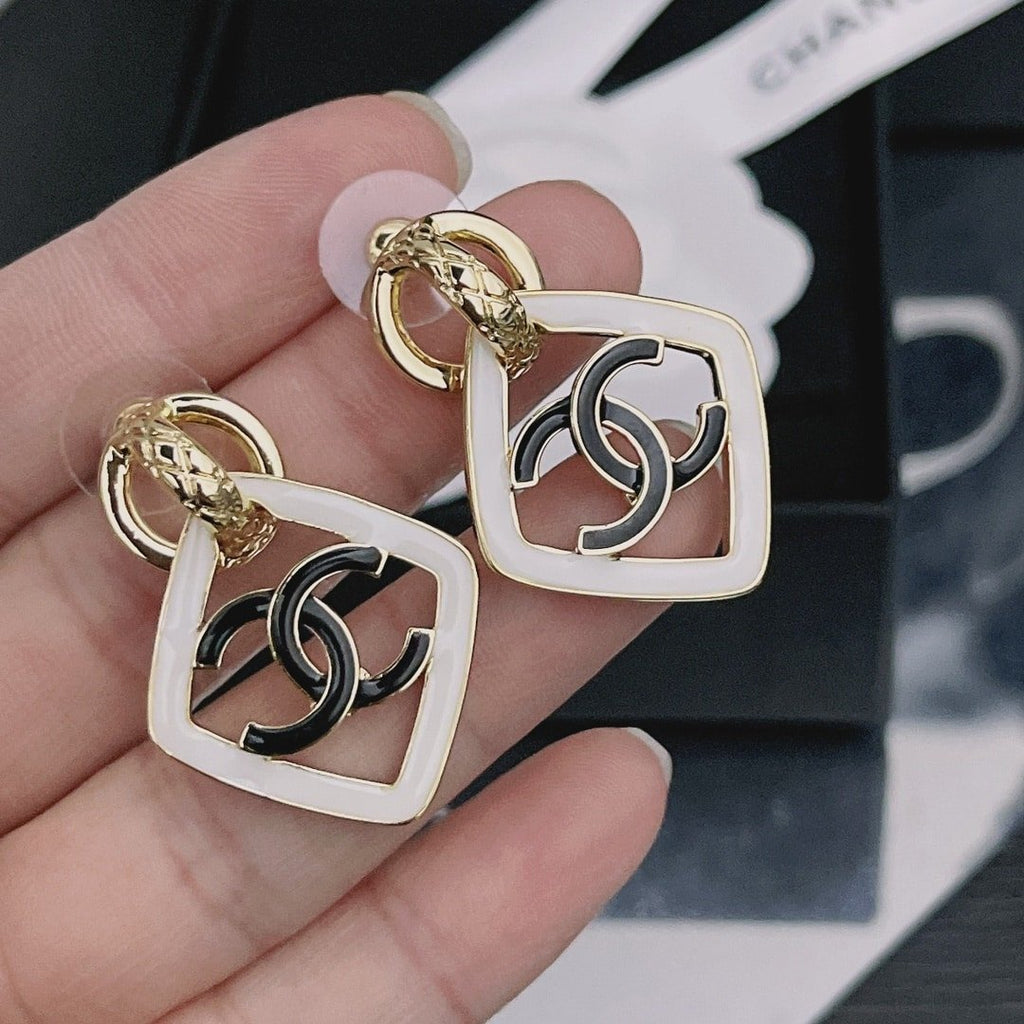 Chanel Casual Style Party Earrings