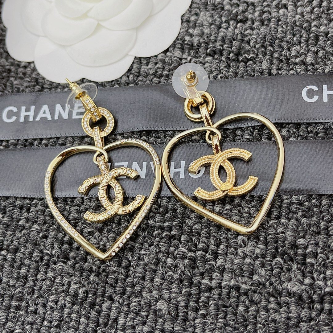 Chanel Gold Cc Logo Heart Earrings