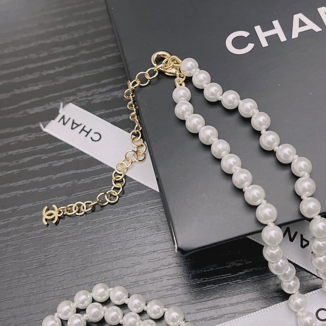 Chanel Large Heart Pearl Pink Crystal Cc Necklace