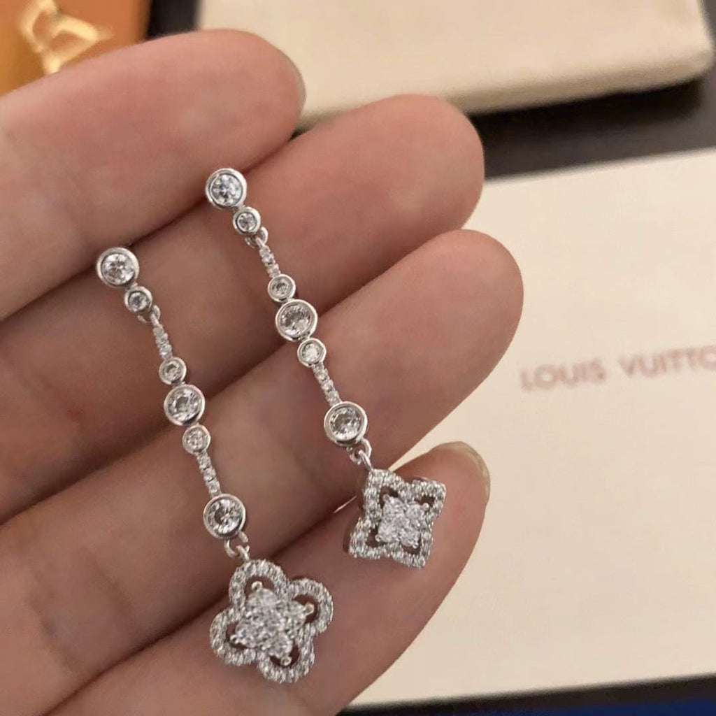 Louis Vuitton Blossom Stud Earrings White Gold And Diamonds