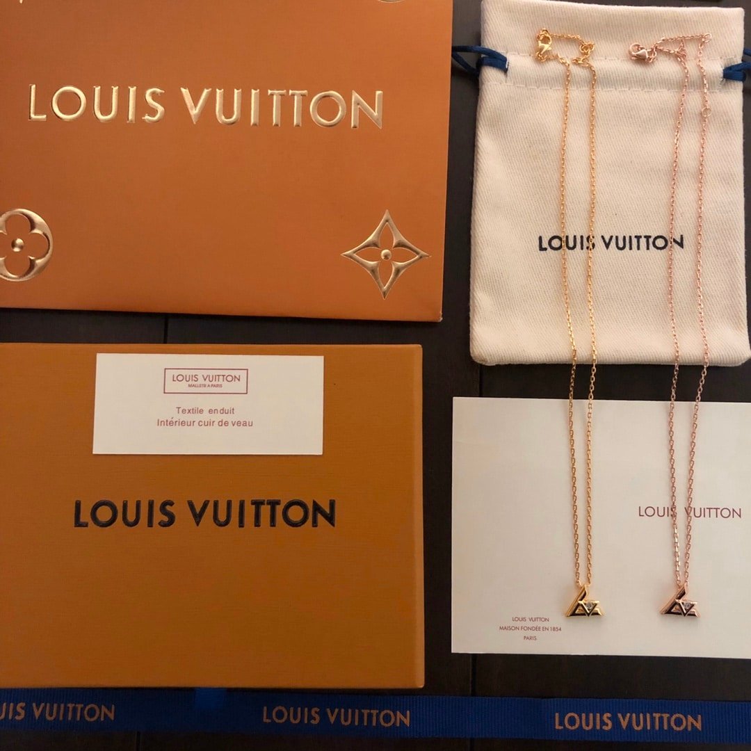 Louis Vuitton Lv Volt One Necklace Rose Gold 18K Q93813
