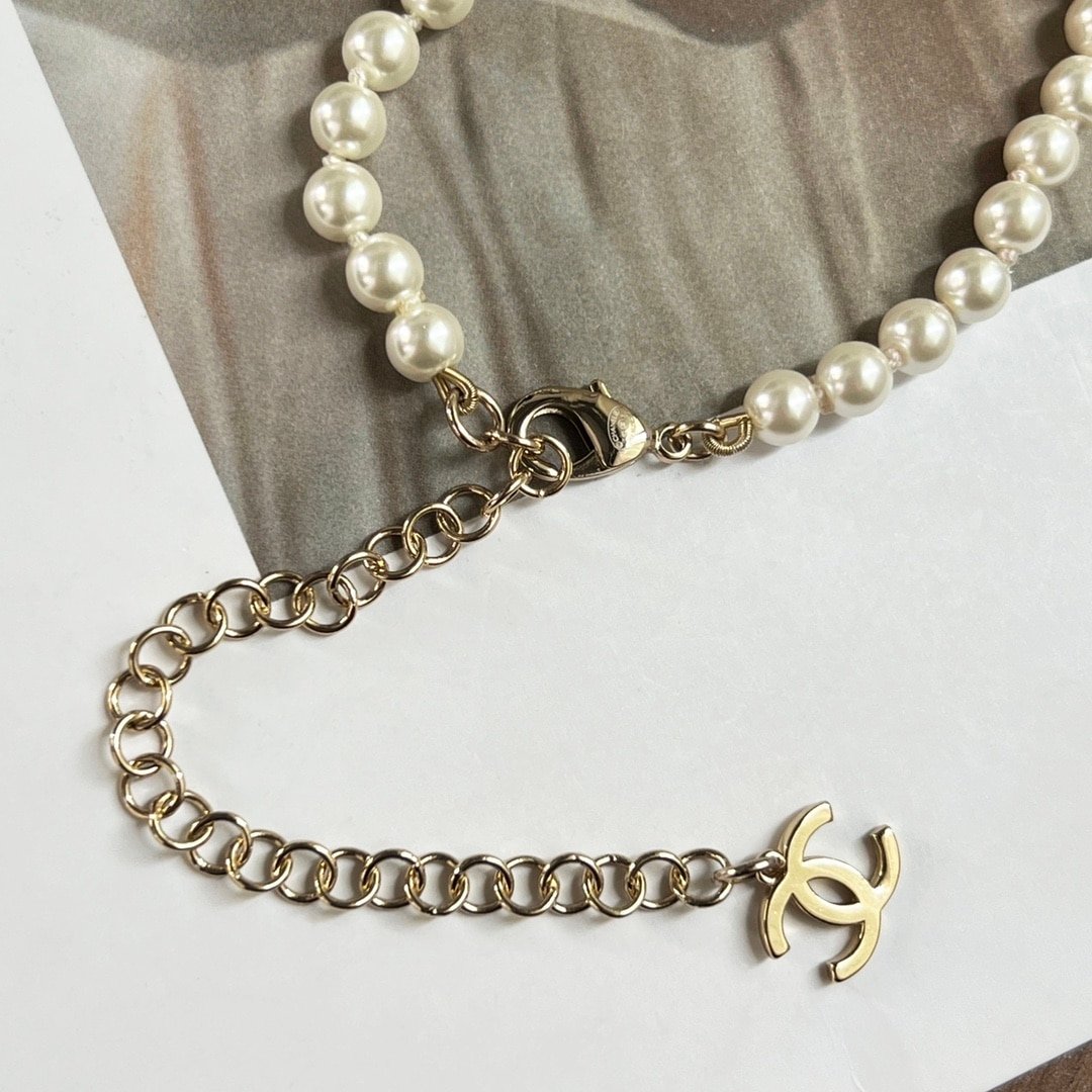 Chanel Pearl Metal Resin Quilted Flap Bag Necklace Gold