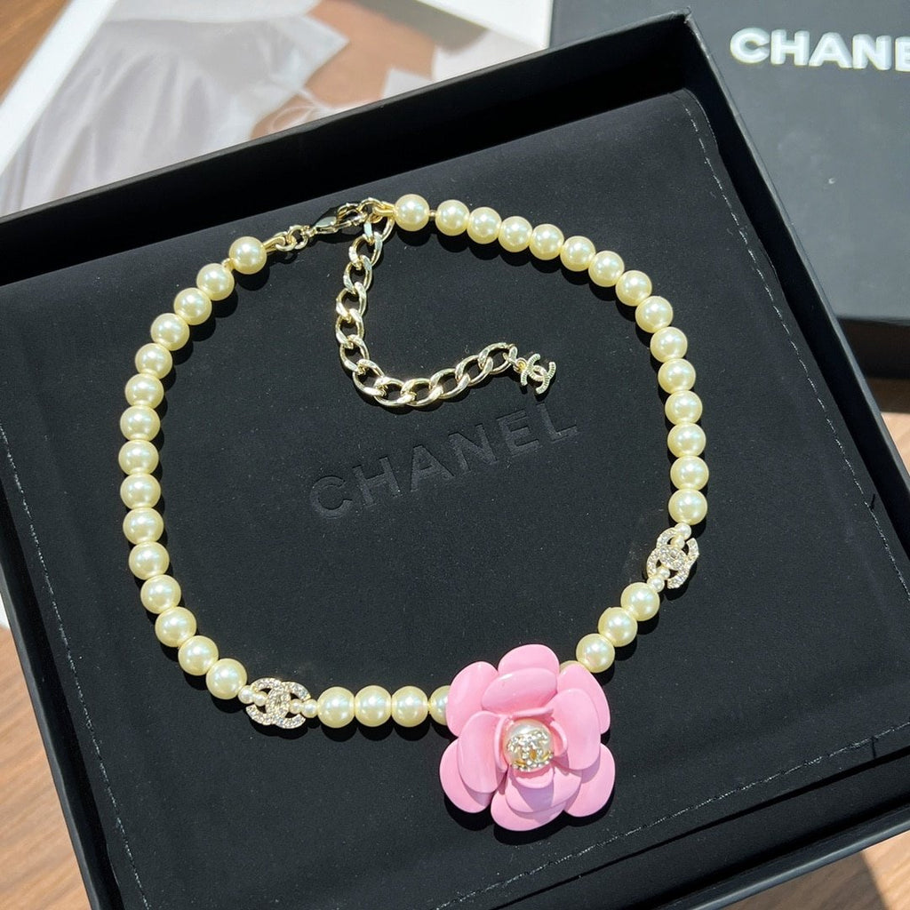 Chanel Pearl And Camélia Necklace