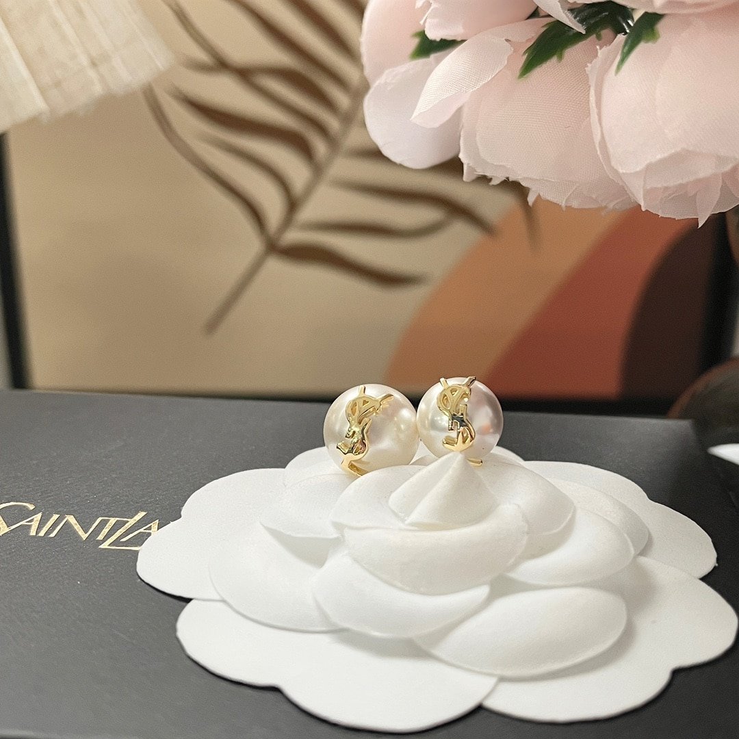 Saint Laurent Cassandre Pearl Earrings in Metal