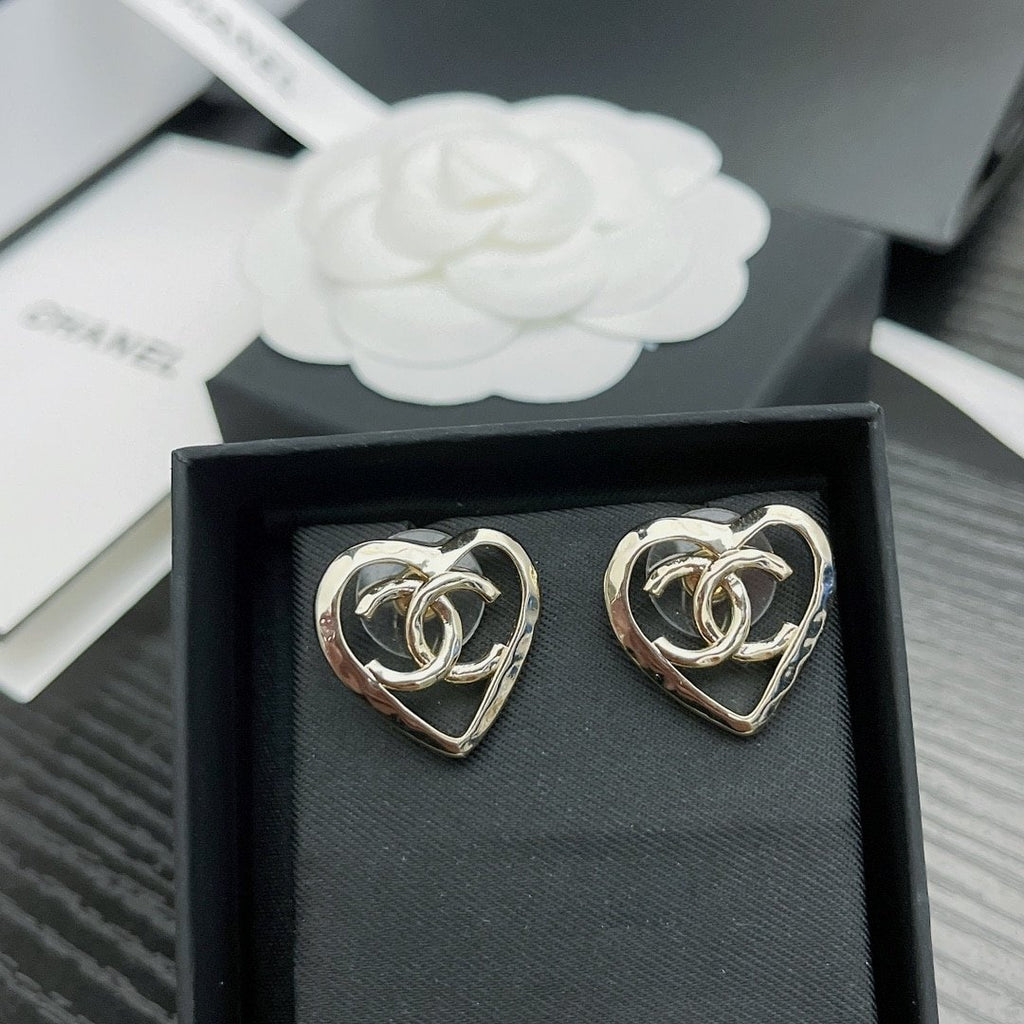 Chanel Metal Cc Heart Coco In Love Earrings Gold
