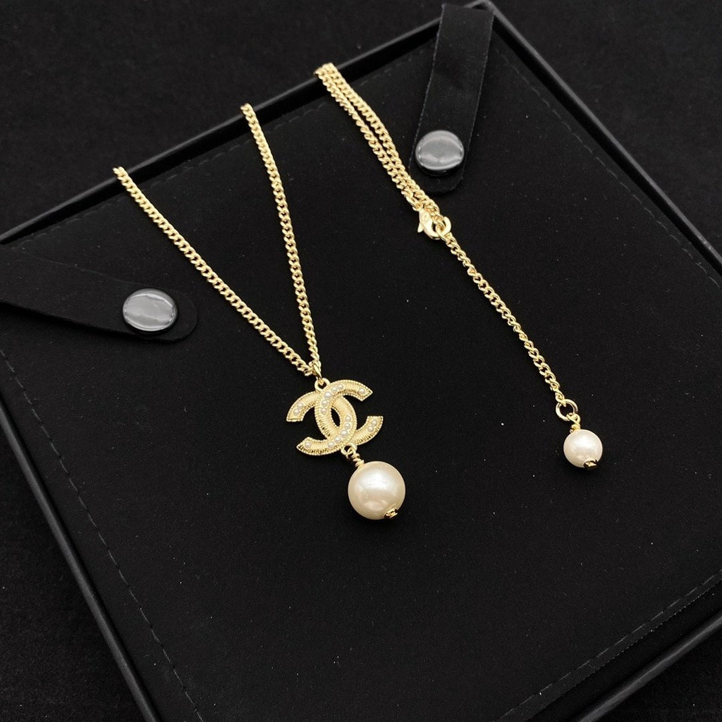 Chanel Cc Pearl Gold Necklace